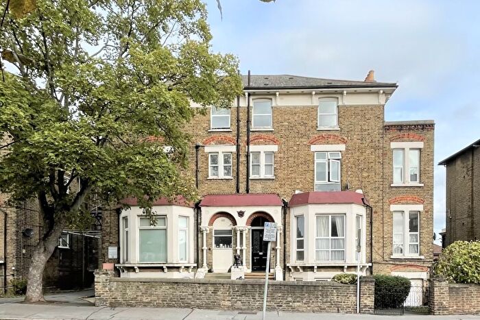 2 Bedroom Flat To Rent In Oliver Grove, South Norwood, SE25
