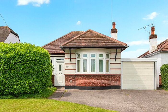 3 Bedroom Bungalow For Sale In Southend Road, Rochford, Essex, SS4
