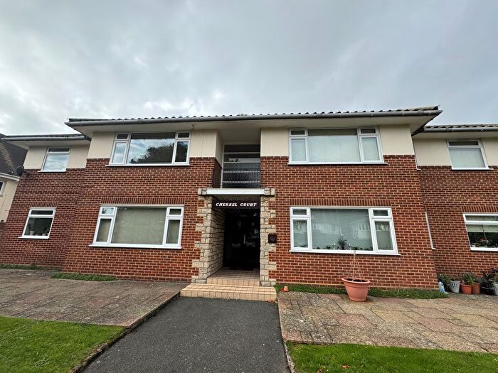 2 Bedroom Flat To Rent In Chessel Court, BH5