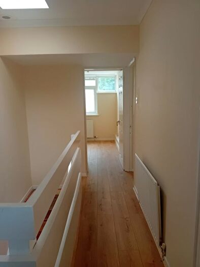 3 Bedroom Flat To Rent In Inglemere Road, London, SE23