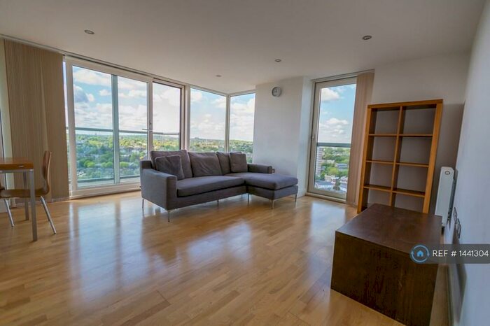 2 Bedroom Flat To Rent In Distillery Tower, London, SE8