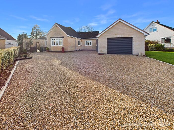 4 Bedroom Detached House For Sale In Styles Avenue, Frome, BA11