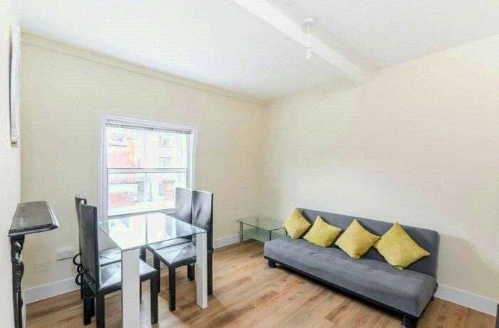 2 Bedroom Flat To Rent In Gilbert Street, London, W1K