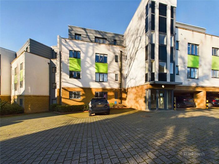 2 Bedroom Apartment To Rent In Hythe Road, Surbiton, KT6