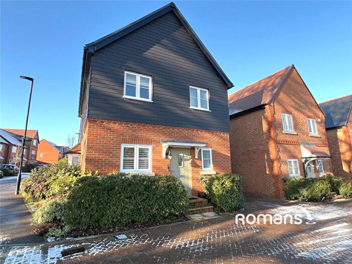 3 Bedroom House To Rent In Heatherdene Road, High Wycombe, Buckinghamshire, HP10