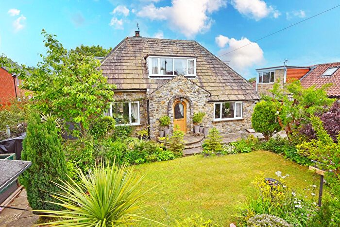 3 Bedroom Detached House For Sale In Moor Close, Killinghall, Harrogate, HG3