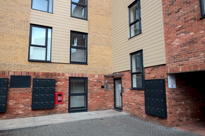 2 Bedroom Flat To Rent In Station Hill, Bury St. Edmunds, Suffolk, IP32