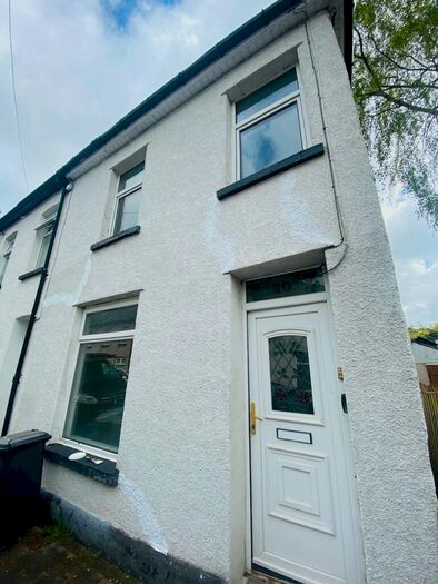 3 Bedroom Terraced House To Rent In Machen Street, Risca, NP11