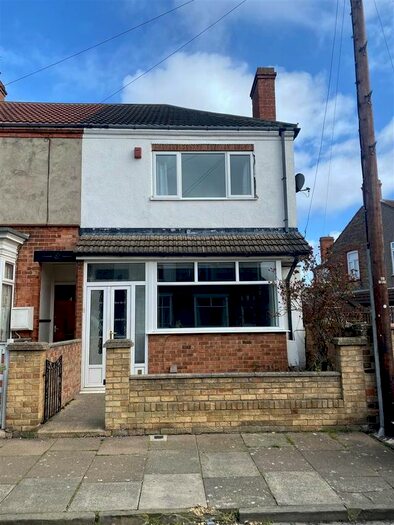 3 Bedroom Terraced House To Rent In Hey Street, Cleethorpes, DN35