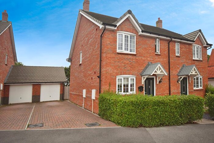 3 Bedroom Semi-Detached House For Sale In Orchard Close, Puriton, TA7