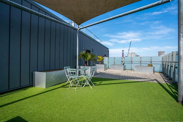 1 Bedroom Apartment To Rent In Wandle Road, Croydon, CR0