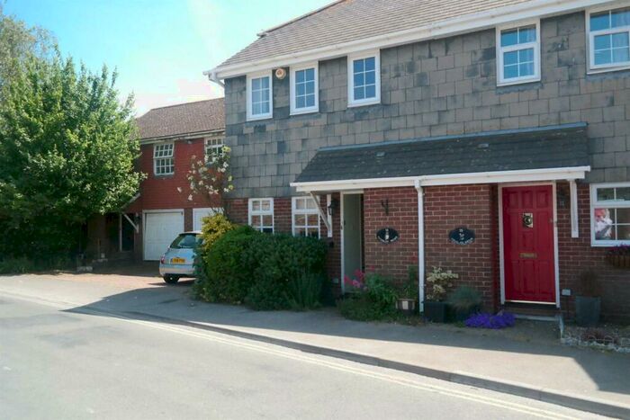 2 Bedroom End Of Terrace House To Rent In Fitzalan Road, Arundel, BN18