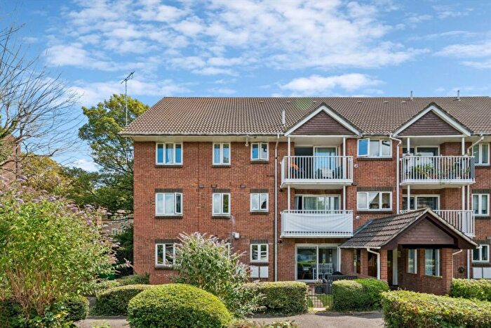 2 Bedroom Flat For Sale In Glenbuck Road, Surbiton, KT6