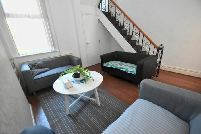 3 Bedroom Property To Rent In Strathnairn Street, Roath, Cardiff, CF24