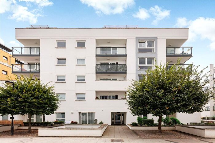 2 Bedroom Flat For Sale In Osiers Road, London, SW18