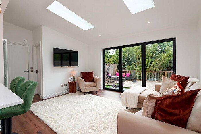3 Bedroom Semi-Detached Villa For Sale In Dunglass Place, Newton Mearns, Glasgow, G77