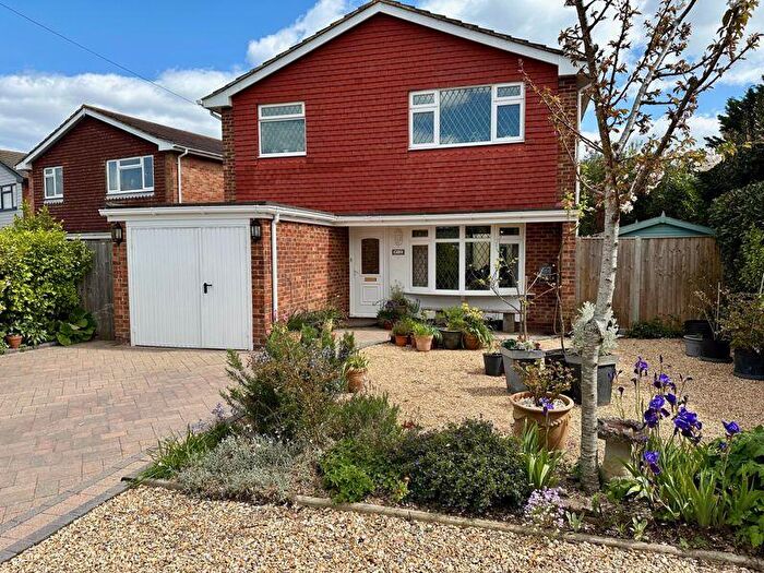 3 Bedroom Detached House For Sale In North Shore Road, Hayling Island, PO11