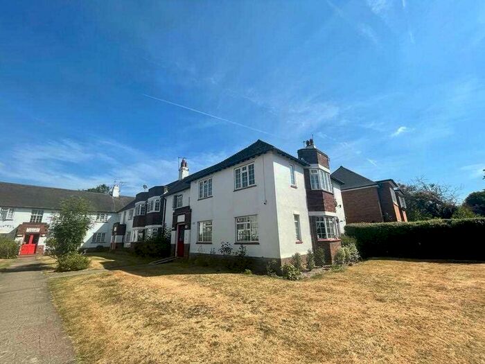 2 Bedroom Apartment To Rent In Buckfield Court, Richings Park, Iver, SL0