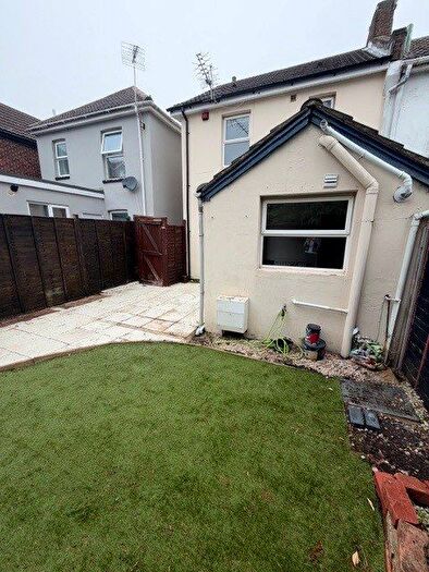 2 Bedroom End Of Terrace House To Rent In Spring Road, Bournemouth, BH1