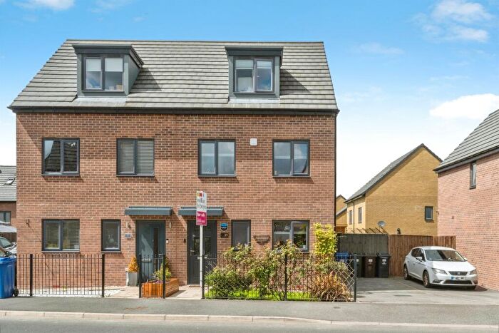 3 Bedroom Semi-Detached House For Sale In School Street, Thurnscoe, Rotherham, S63