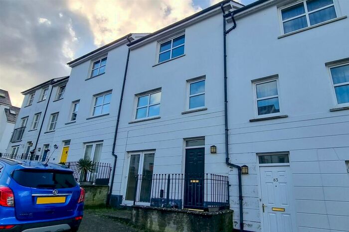 5 Bedroom Terraced House To Rent In Kensington Gardens, Haverfordwest, SA61