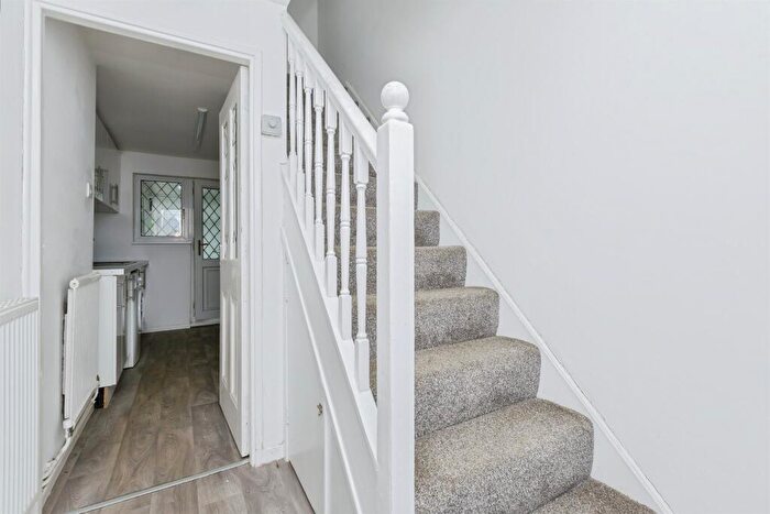 2 Bedroom End Of Terrace House For Sale In Twickenham Road, Leicester, LE2