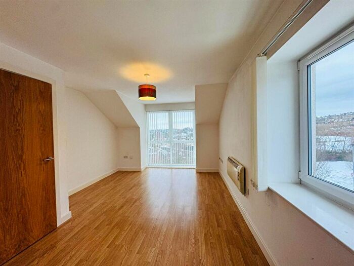 1 Bedroom Flat To Rent In Otley Road, Bradford, BD3