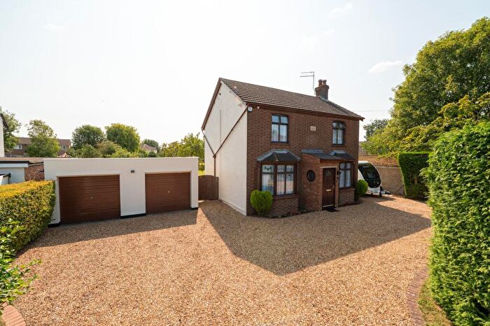 3 Bedroom Detached House For Sale In Mill Road, Cranfield, MK43