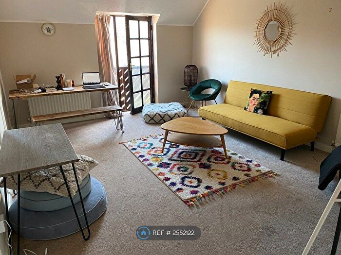 2 Bedroom Flat To Rent In Wigeon Court, London, NW9