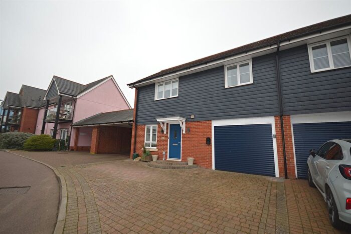 3 Bedroom Link Detached House For Sale In Old Challis Rise, Rayne, Braintree, CM77