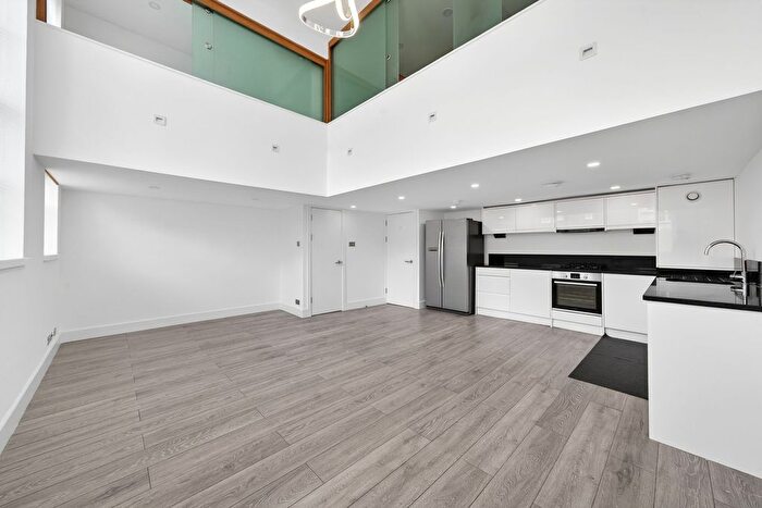 4 Bedroom Flat For Sale In Gatton Road, Broadway Lofts, SW17