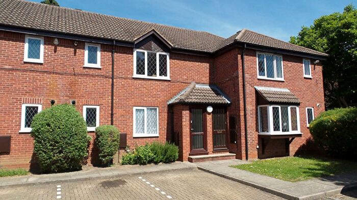 2 Bedroom Flat To Rent In Gunthorpe Road, Marlow, Buckinghamshire, SL7