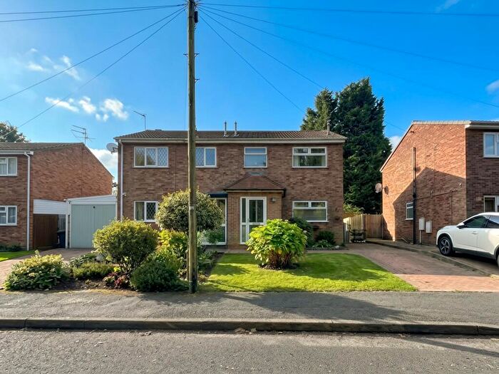 3 Bedroom Semi-Detached House For Sale In Jennett Close, Leicester, LE5