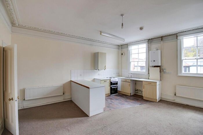 1 Bedroom Flat To Rent In High Street, St. Neots, PE19