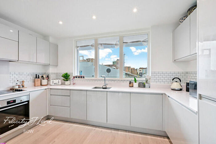 2 Bedroom Apartment For Sale In Corsican Square, London, E3