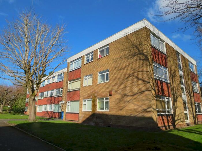 Studio To Rent In Savoy Close, Birmingham, B32