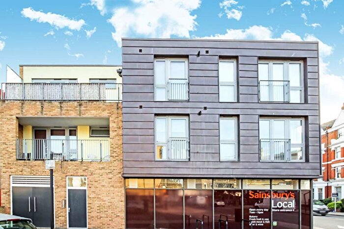 2 Bedroom Flat To Rent In Starfield Road, Shepherds Bush, W12