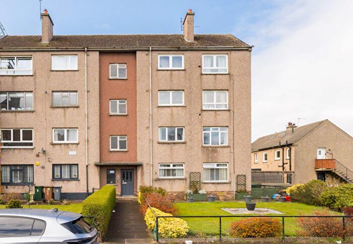 2 Bedroom Flat For Sale In / Bailie Grove, Brunstane, EH15