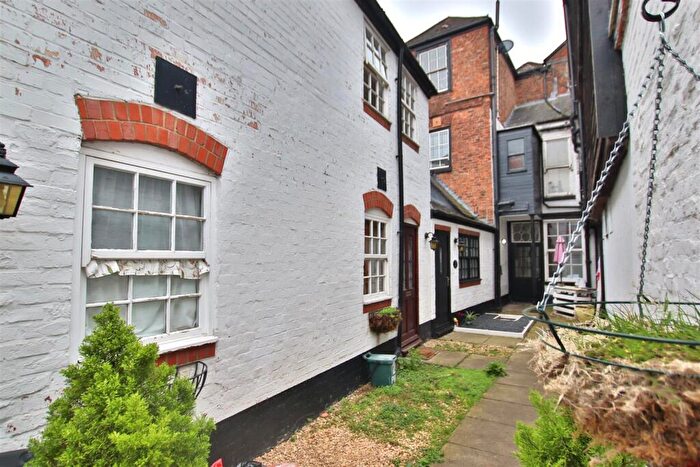 2 Bedroom Cottage For Sale In Post Office Lane, Tewkesbury, GL20