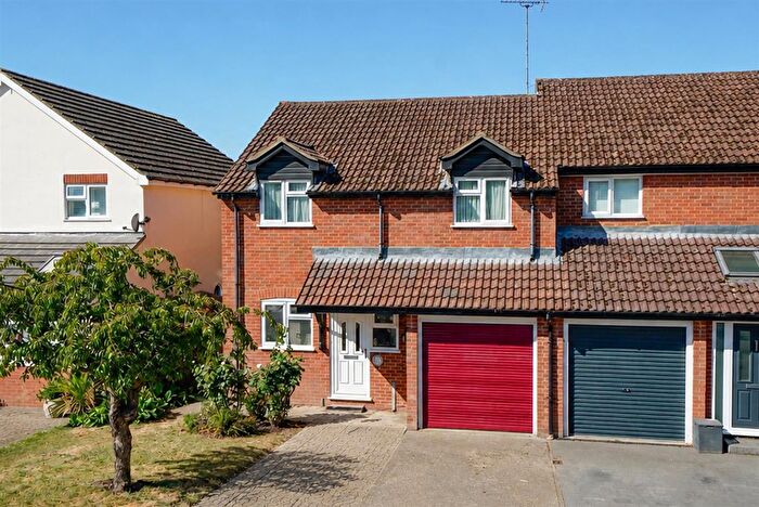 4 Bedroom Semi-Detached House For Sale In Popes Road, Abbots Langley, WD5