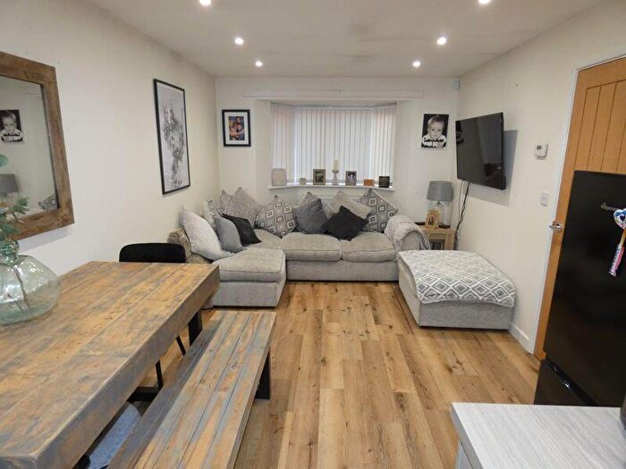 2 Bedroom Bungalow For Sale In Laburnum Crescent, Northampton, NN3