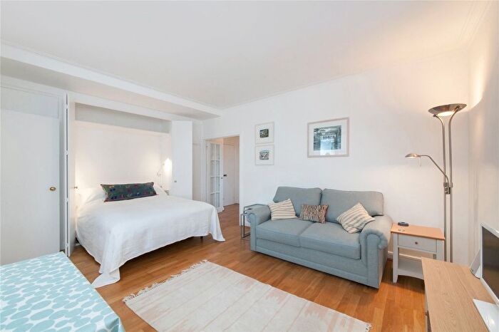 1 Bedroom Studio To Rent In Queen Square, Bloomsbury, London, WC1N