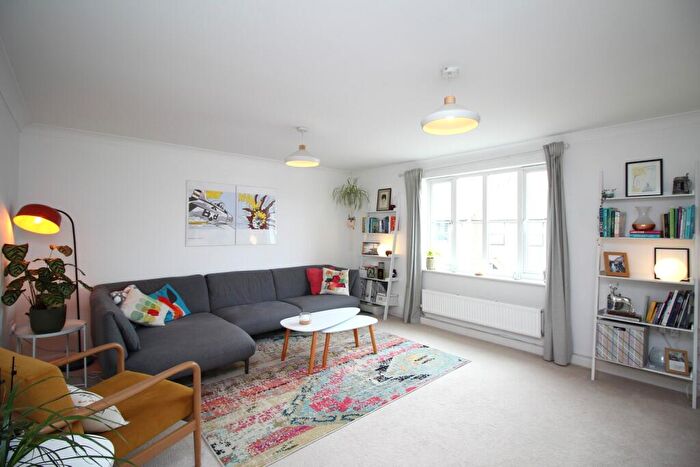 2 Bedroom Apartment To Rent In Chapel Street, CM12