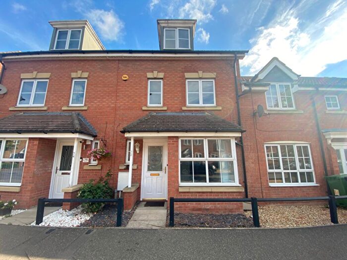 4 Bedroom Town House For Sale In Vale Drive, Hampton Vale, Peterborough, PE7