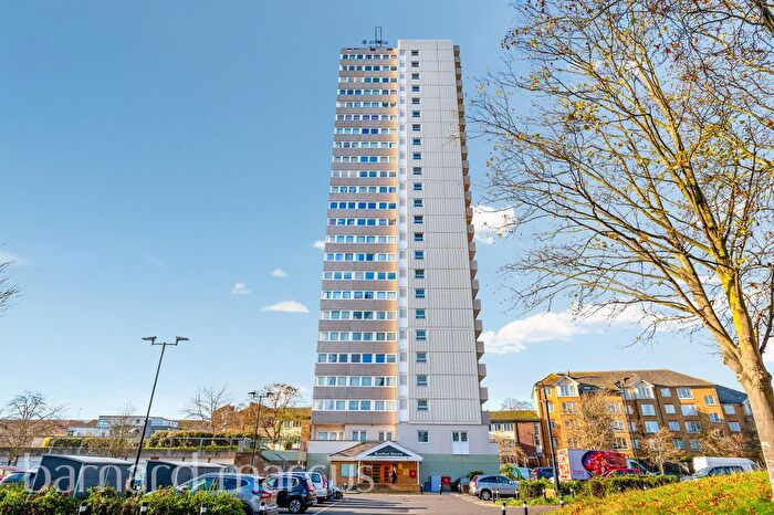 1 Bedroom Flat For Sale In Green Dragon Lane, Brentford, TW8