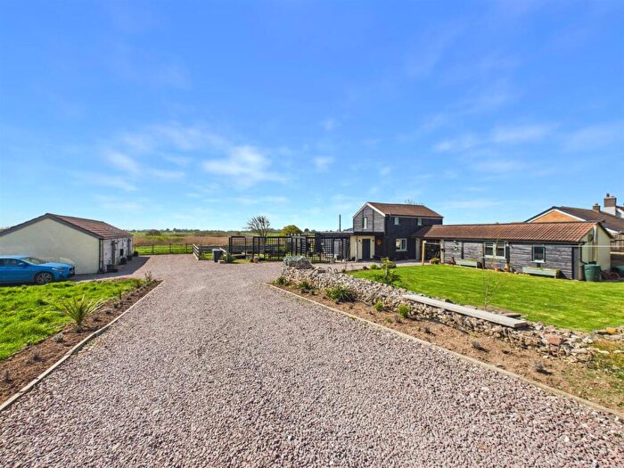 4 Bedroom Detached House For Sale In Roman Bank, Sandilands, LN12