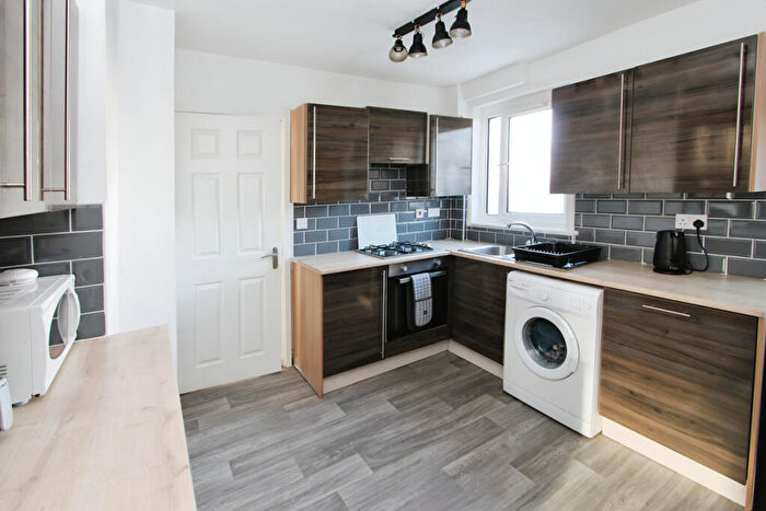 3 Bedroom Terraced House For Sale In Forrest Avenue, Hamilton, ML3