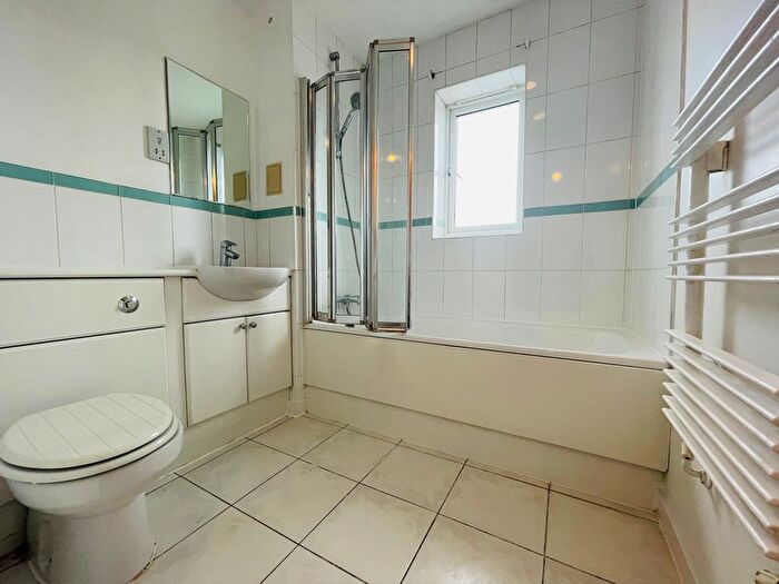 1 Bedroom Flat To Rent In Foundry Gate, Waltham Cross, EN8
