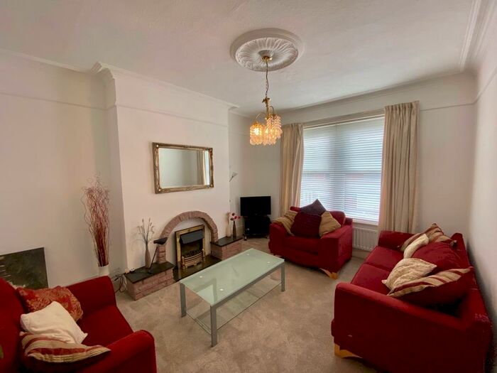 2 Bedroom Flat To Rent In Beaumont Terrace, Gosforth, NE3