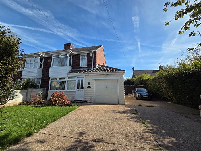 3 Bedroom Semi-Detached House For Sale In Stinting Lane, Shirebrook, Mansfield, NG20